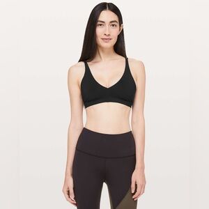 Lululemon Women’s Freely Flexed Bra Black Sports Bra Size 8